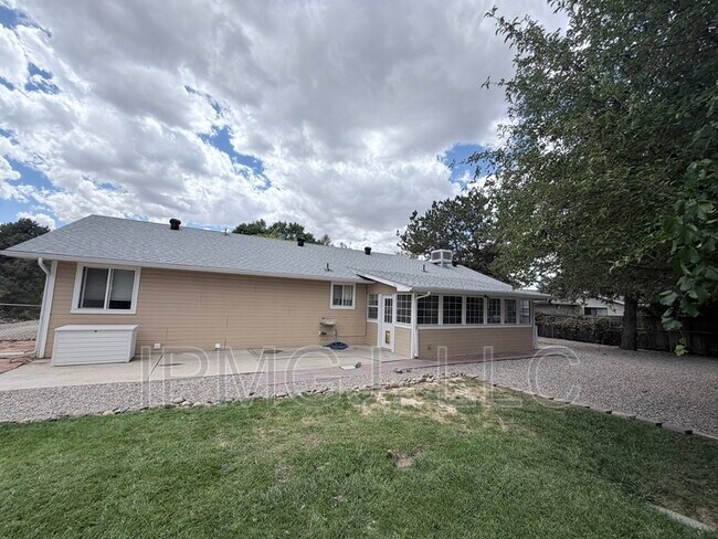 Building Photo - 2718 Del Mar Dr