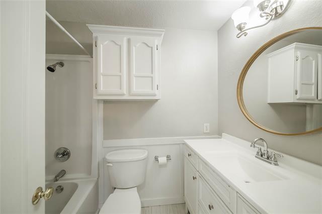 Building Photo - 1940 Robin Ln