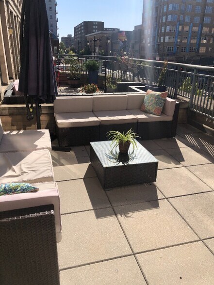 Building Photo - 1390 Kenyon St NW