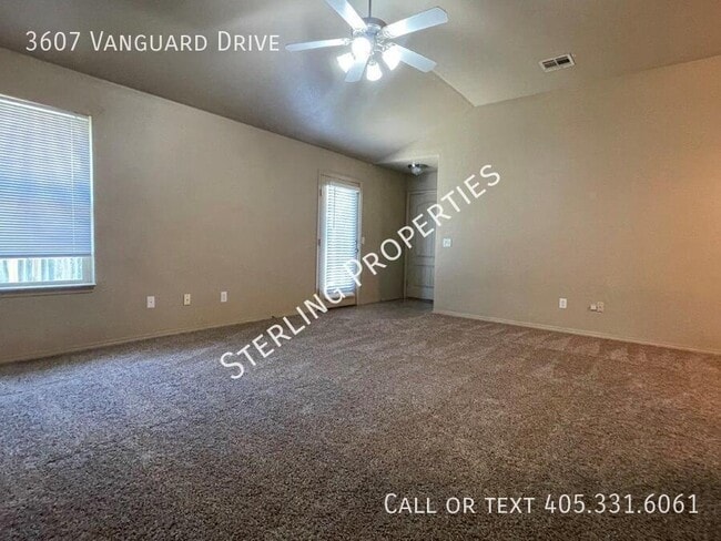 Building Photo - 3607 Vanguard Dr