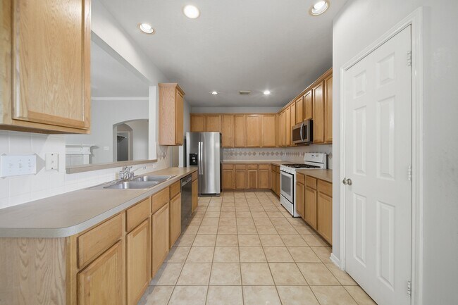 Building Photo - 1631 Crescent Shores Ln