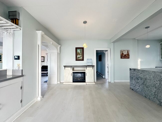 Building Photo - 2 Narragansett Ave