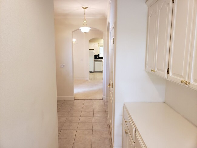 Building Photo - 3 bedroom 2 bath home in Mary Lake