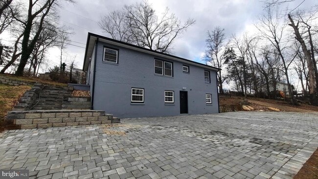 Building Photo - 373 Bowman Rd