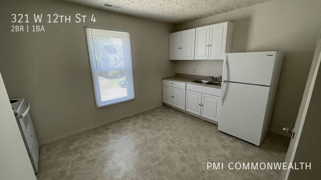 Building Photo - 2 Bed / 1 Bath Apartment (Available 4/10/25)