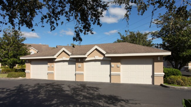 Building Photo - 8134 Colonial Village Dr