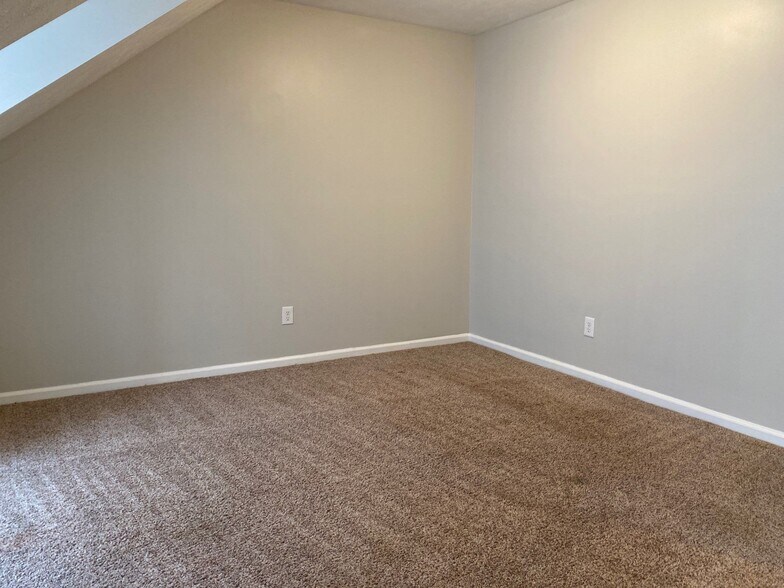 Building Photo - 31 Manchester Bay