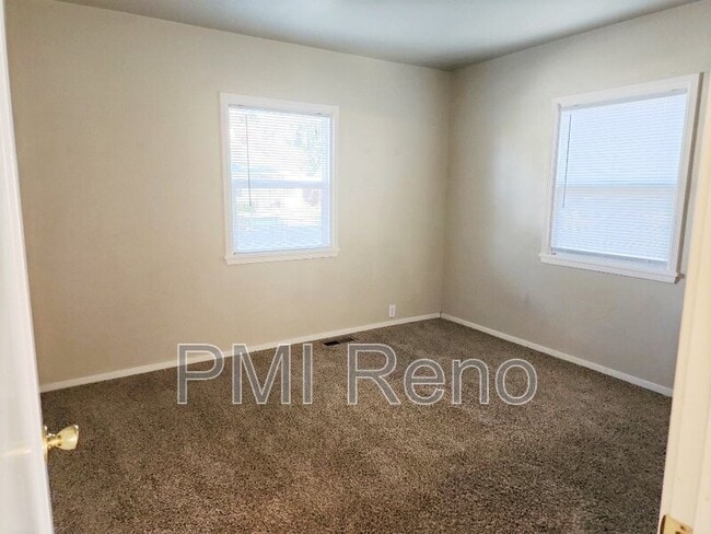 Building Photo - 321 Fodrin Wy
