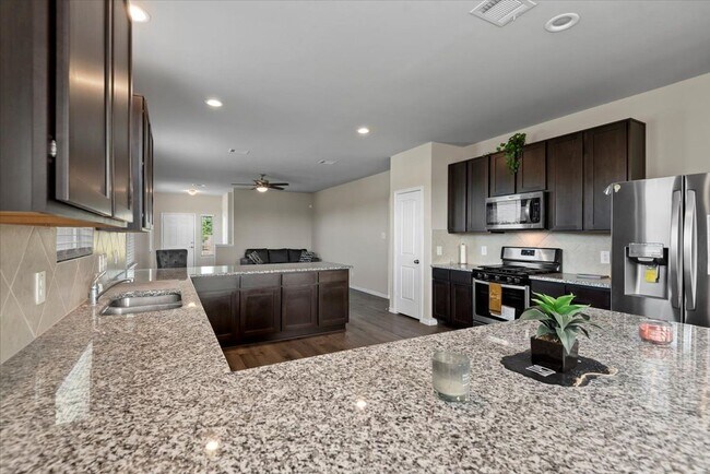 Building Photo - 5639 Brooklyn Rose Dr