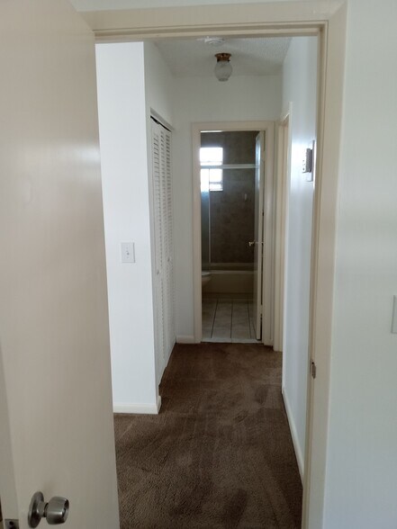 Building Photo - 231 Hibiscus St