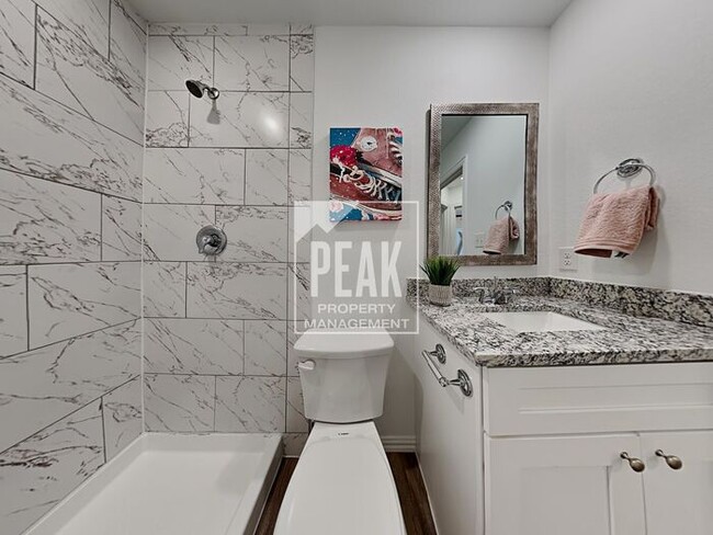 Building Photo - $1699! 3Bed/2Bath In Forest Hill! End of S...