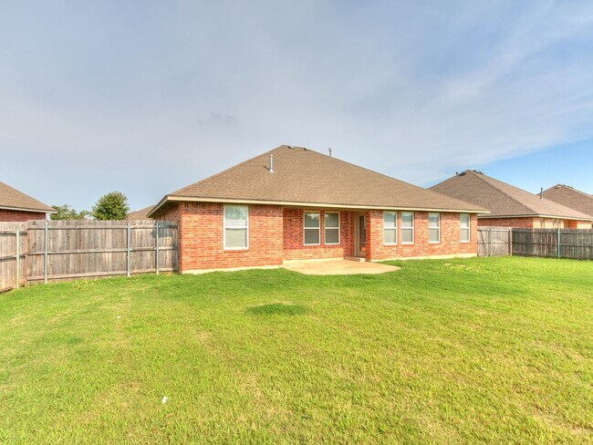 Building Photo - 2724 Busheywood Dr