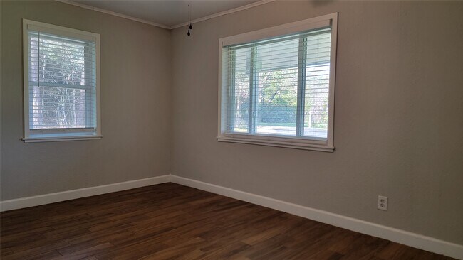 Building Photo - 2200 Joe Rushing Ln