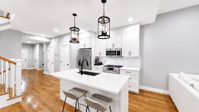 Building Photo - 187 Linwood Ave