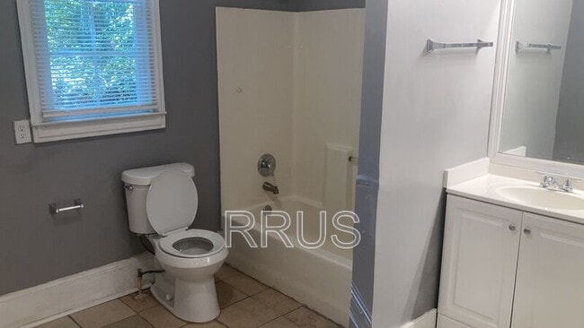 Building Photo - 2364 Brackett St SW