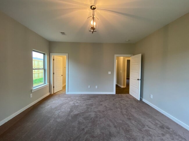 Building Photo - 14332 Chase Dr