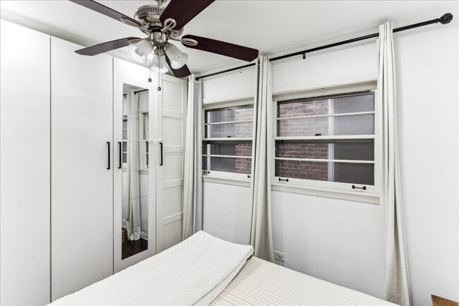 Building Photo - 2735 N Mozart St