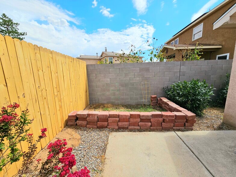 Building Photo - 10740 Stone Hollow Pl NW