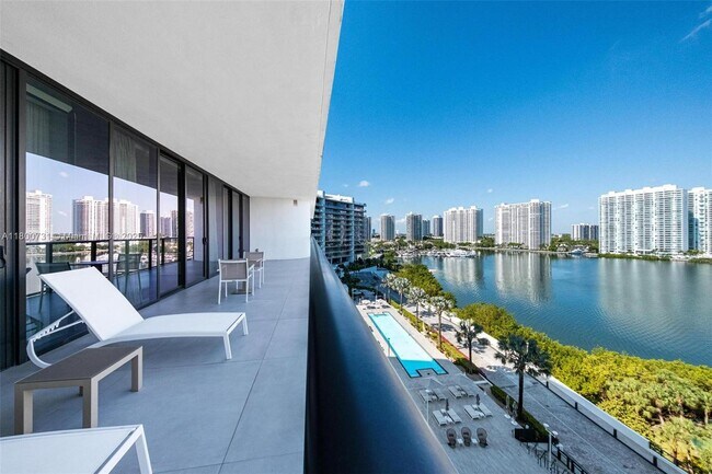 Building Photo - 5500 Island Estates Dr