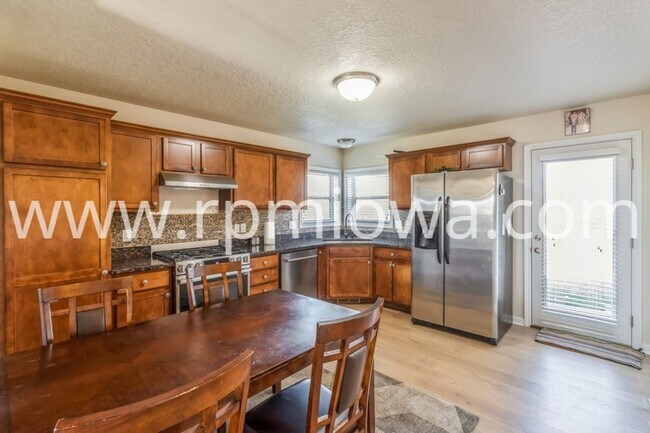 Building Photo - NEAR WESTWOOD ELEMENTARY!! 4 Bedroom, 3 Bath Home in Ankeny