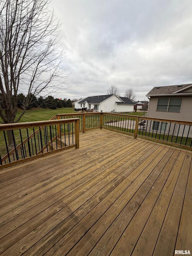 Building Photo - 2625 E 56th Ct