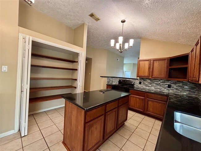 Building Photo - 12702 Meadway Ct