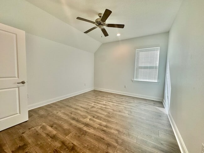 Building Photo - 65 Laurel Oaks Dr