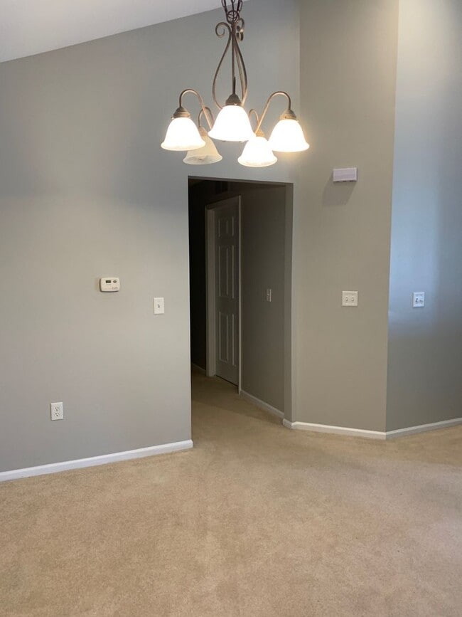 Building Photo - BEAUTIFUL SPACIOUS 2 BEDRM, 2 BATH CONDO W/ATTACHED GARAGE