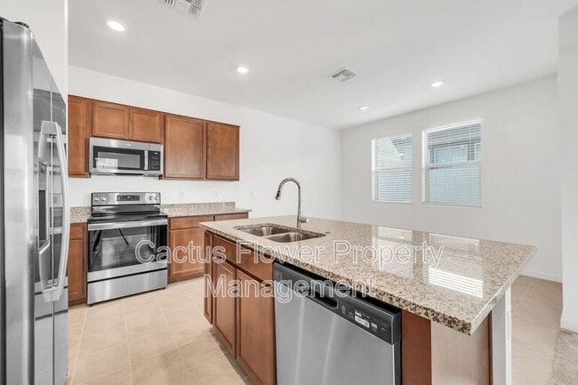 Building Photo - 9850 E Tamery Ave