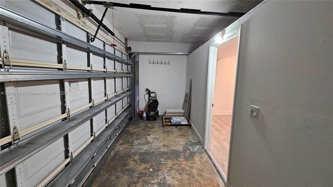 Building Photo - 8004 SW 29th St