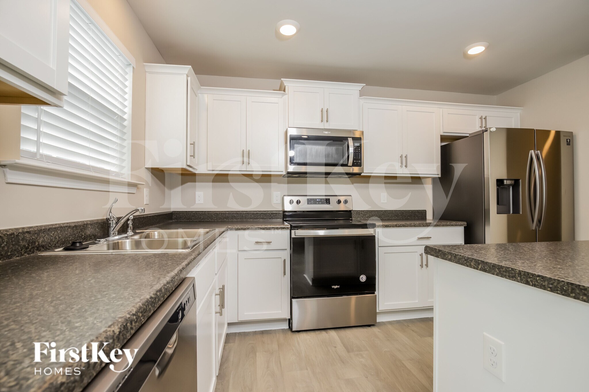 Building Photo - 2043 Longshadow St