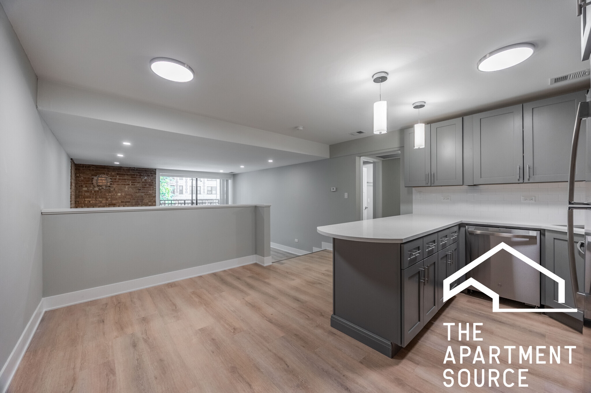 Building Photo - 1214 N La Salle Dr