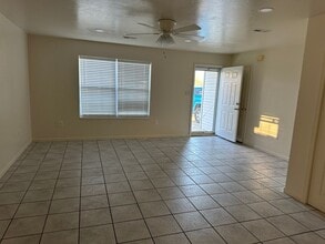 Building Photo - 638 Woody Dr