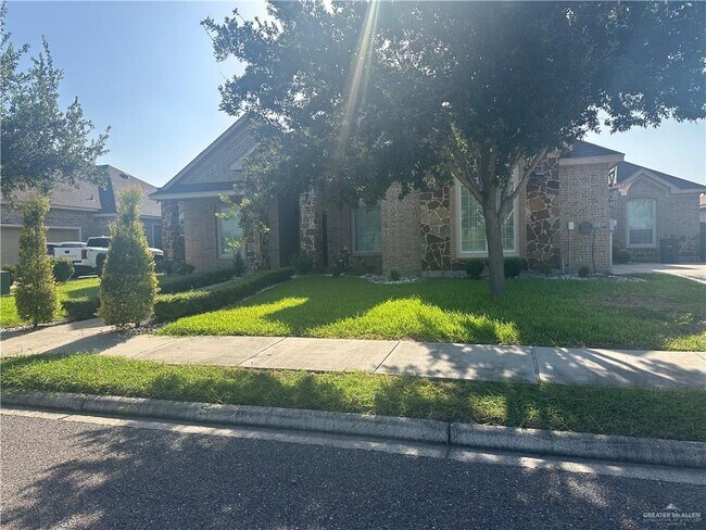 Building Photo - 25 Grand Canal Dr