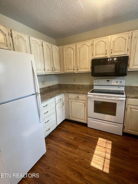 Building Photo - 122 Arcadia Ln