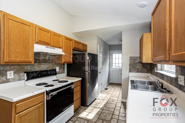 Building Photo - 184 Brook Creek Dr