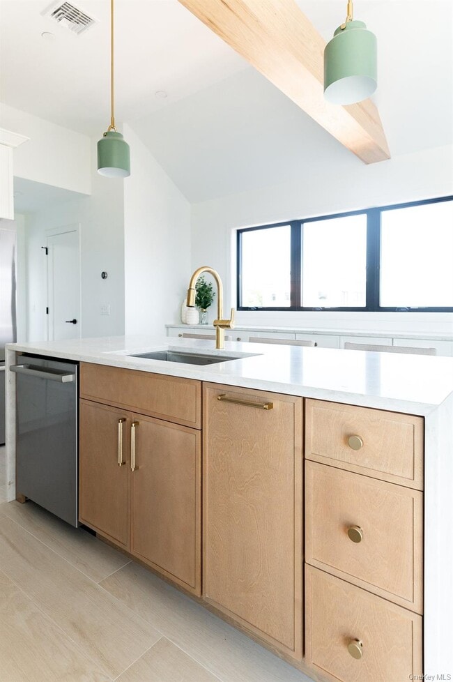 Building Photo - 319 Wilmot Rd