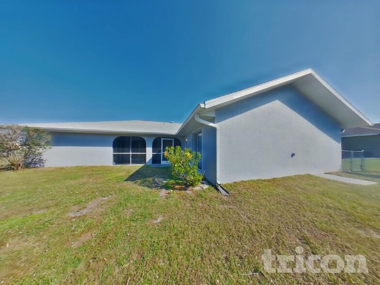 Building Photo - 26429 Asuncion Dr