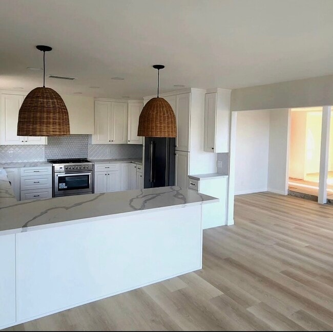 Building Photo - 6227 Lake Apopka Pl