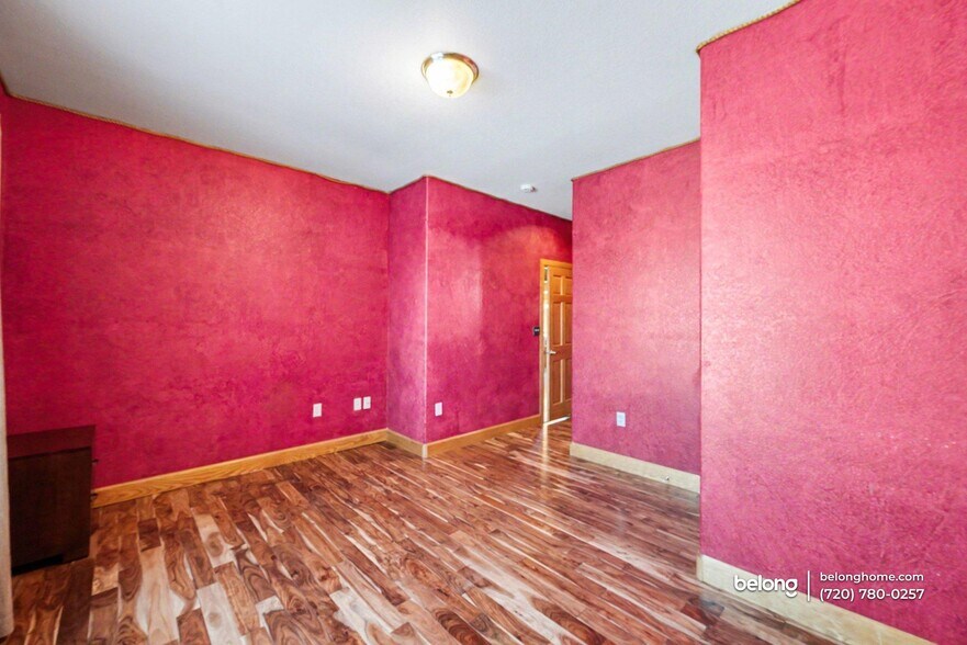 Building Photo - 1050 S Manila Rd