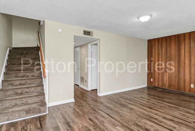 Building Photo - Point Arcadia Townhome