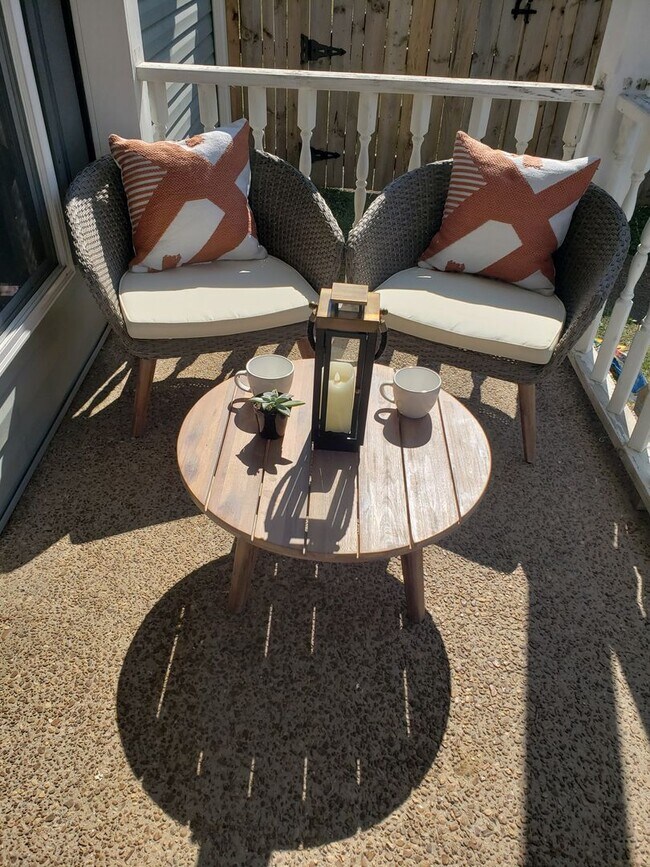 Building Photo - Ideal West Nashville Location!