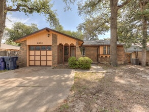 Building Photo - 604 Greenvale Rd
