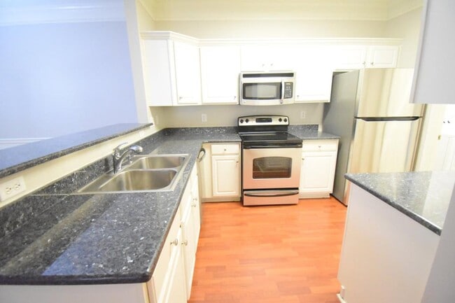 Building Photo - 16423 Golden River Ln