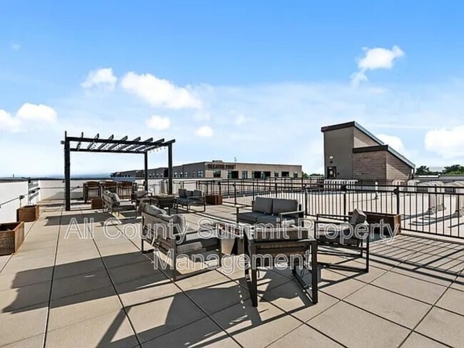 Building Photo - 2729 W 28th Ave