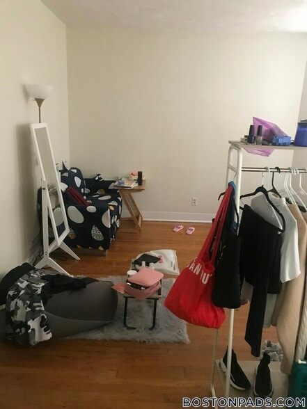 Building Photo - 103 Gordon St