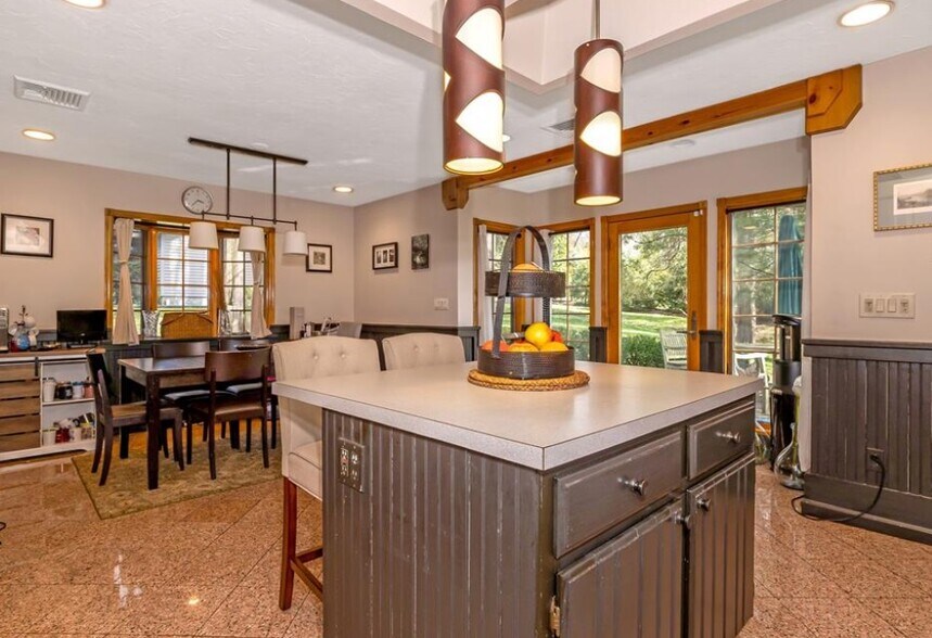 Building Photo - 16 Faraway Rd