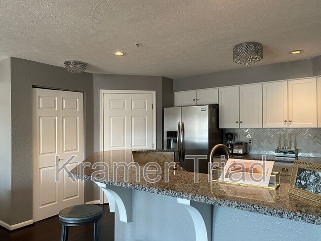 Building Photo - 1384 Heatherwood Ln