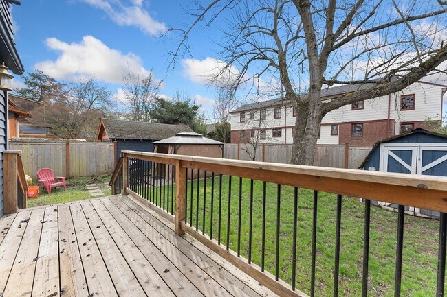 Building Photo - Stunning Craftsmen Beauty 3/1.5  bath 2000 sf! -ALBERTA/CONCORDIA