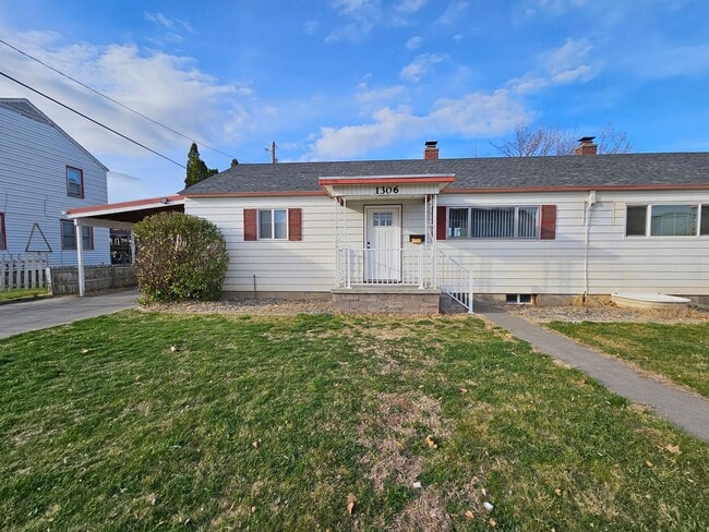 Primary Photo - 2 Bed 1 Bath Home in the Heart of Richland